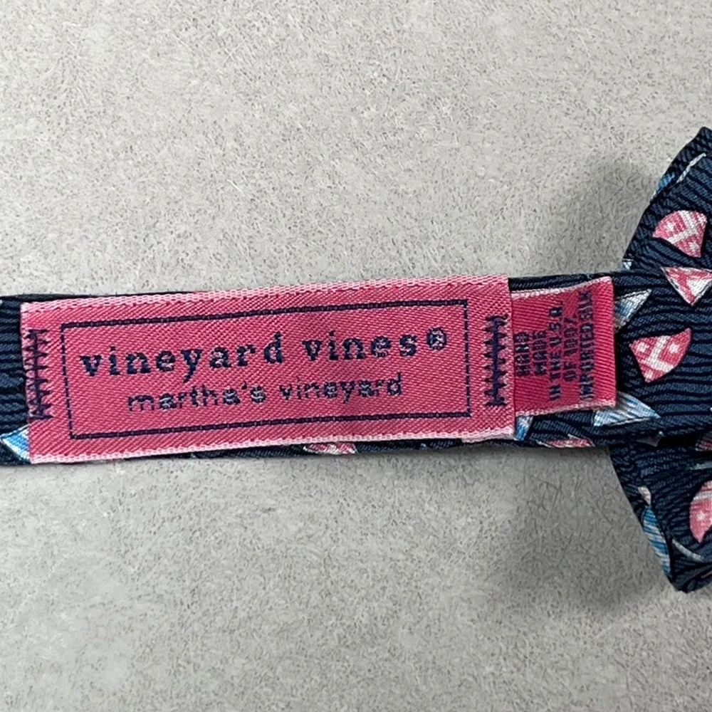 Vineyard Vines boys silk